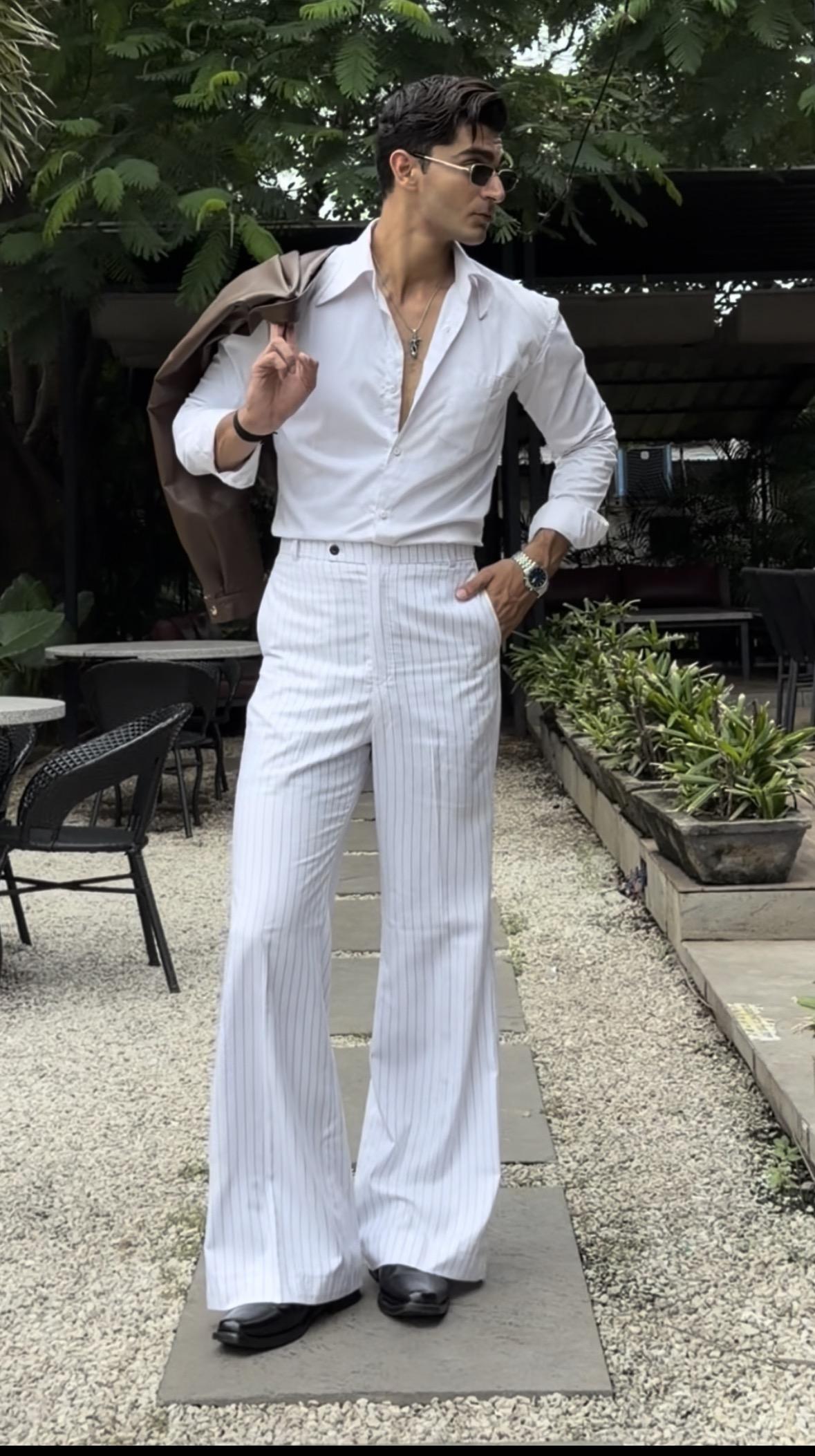 Statement looks - White trouser model